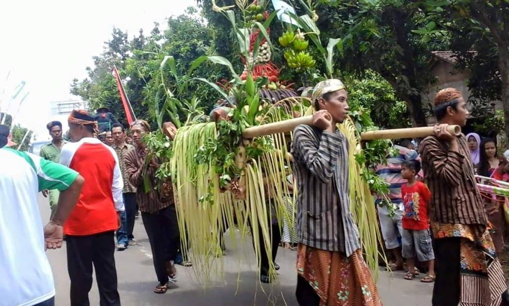 Festival Jondang Desa Kawak Tradisi Hantaran Pengantin