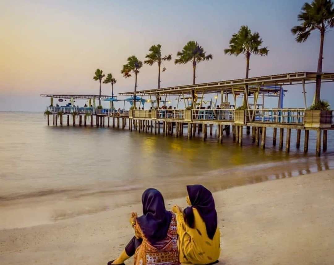 10 Spot Foto Cantik Pantai Teluk Awur Jepara